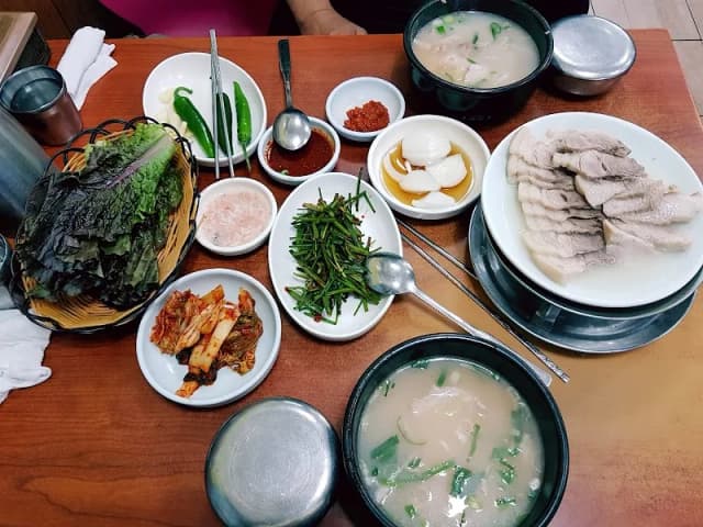 Ssangdoongi Dwaeji Gukbap