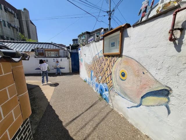 Haenggung-dong Mural Village